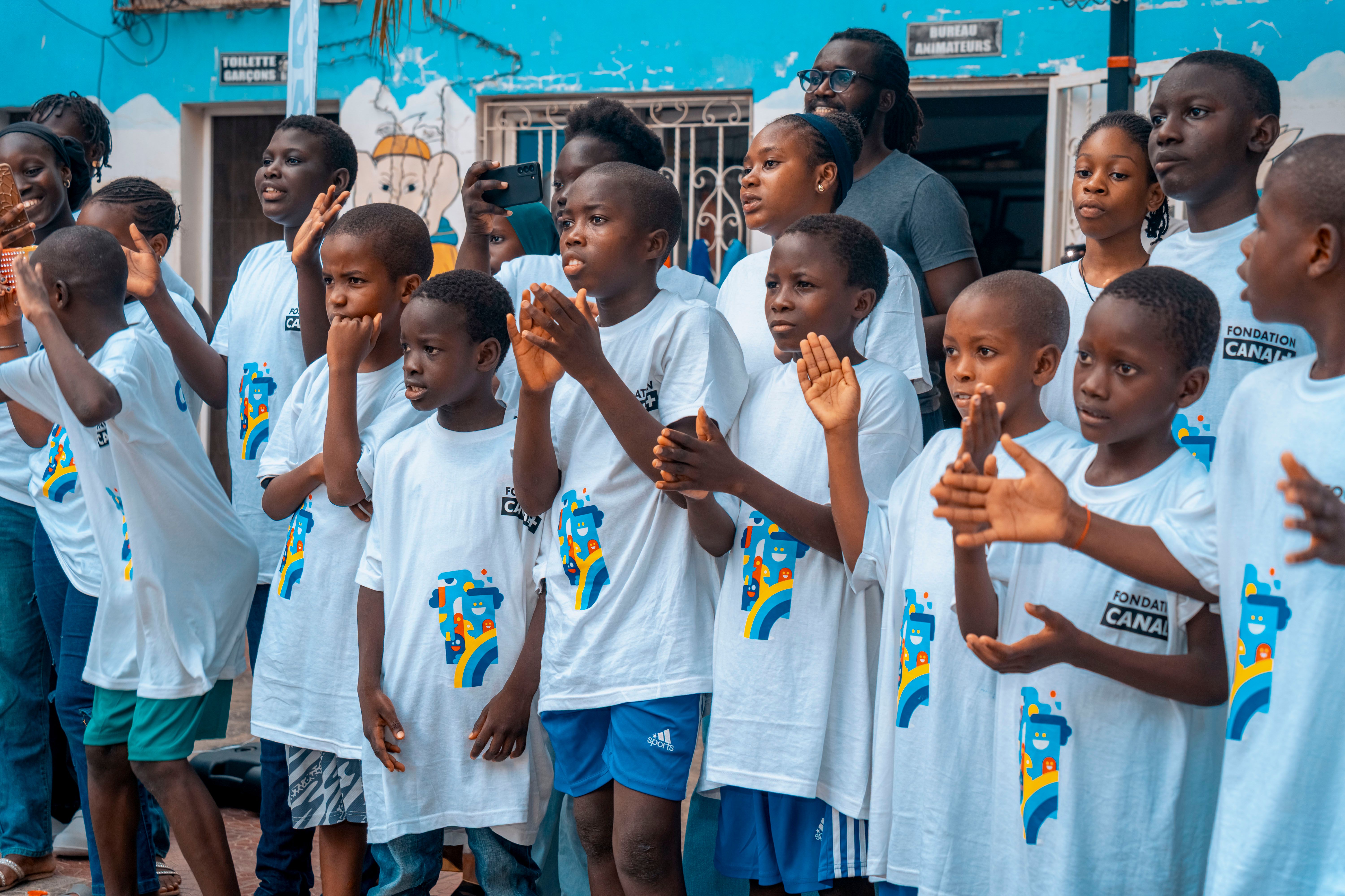 2-enfants applaudissements.jpg